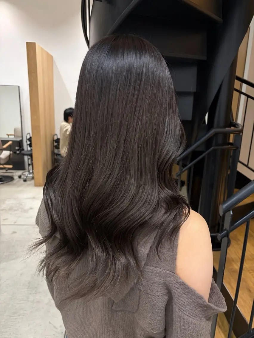 ロング カラー パーマ ヘアアレンジ ベージュカラー 透明感カラー 韓国風ヘア レイヤーカット カット ヘアカラー 中顔面短縮カット🪽 レイヤー🥀コウヘイのヘアスタイル