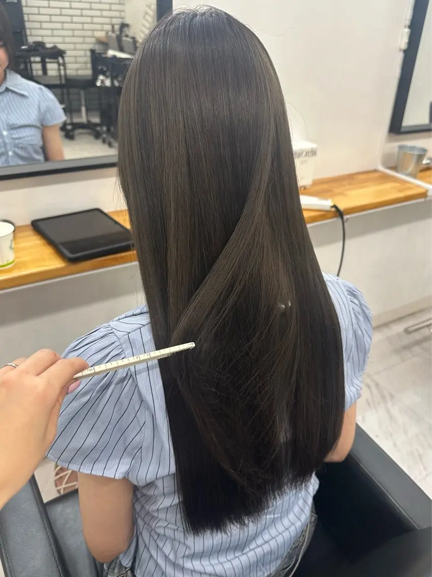 ロング カラー オリーブカラー カット ヘアカラー トリートメント 🎀透明感 カラーHiROEのヘアスタイル