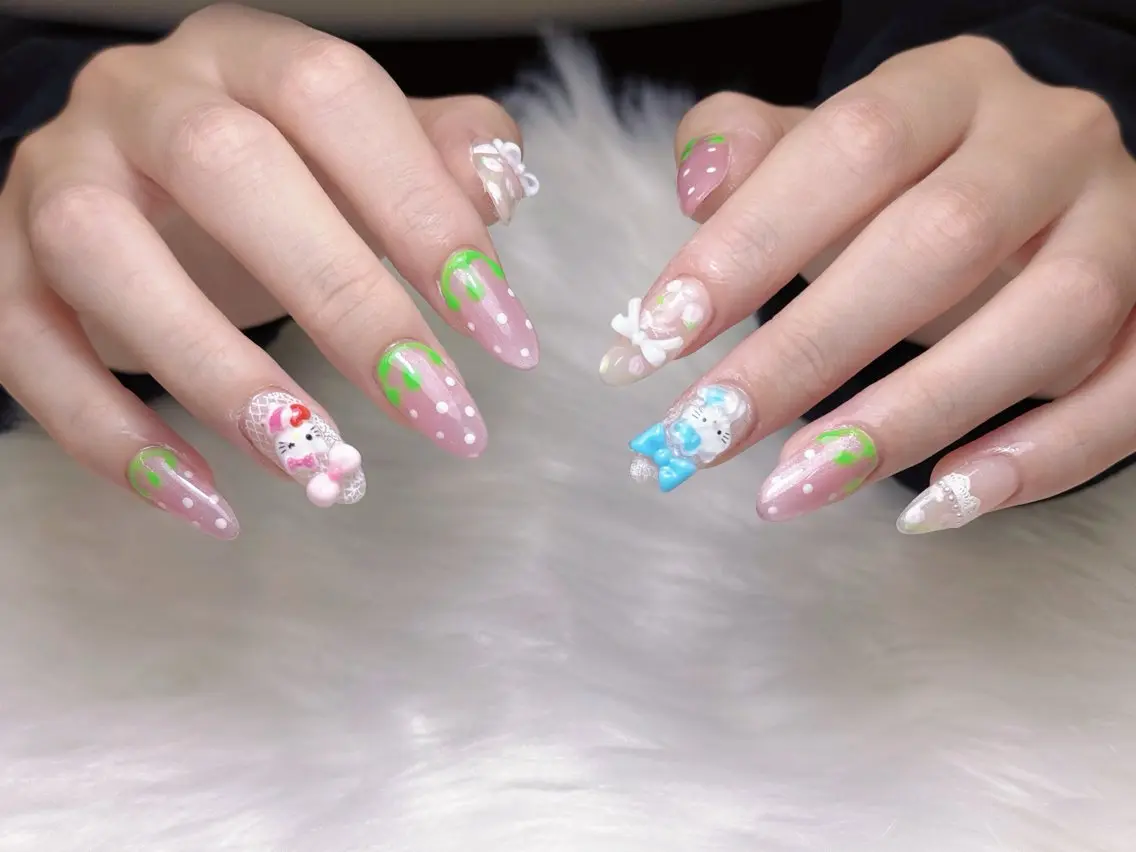 セミロング ハンドネイル 28nails .thaoのネイルデザイン