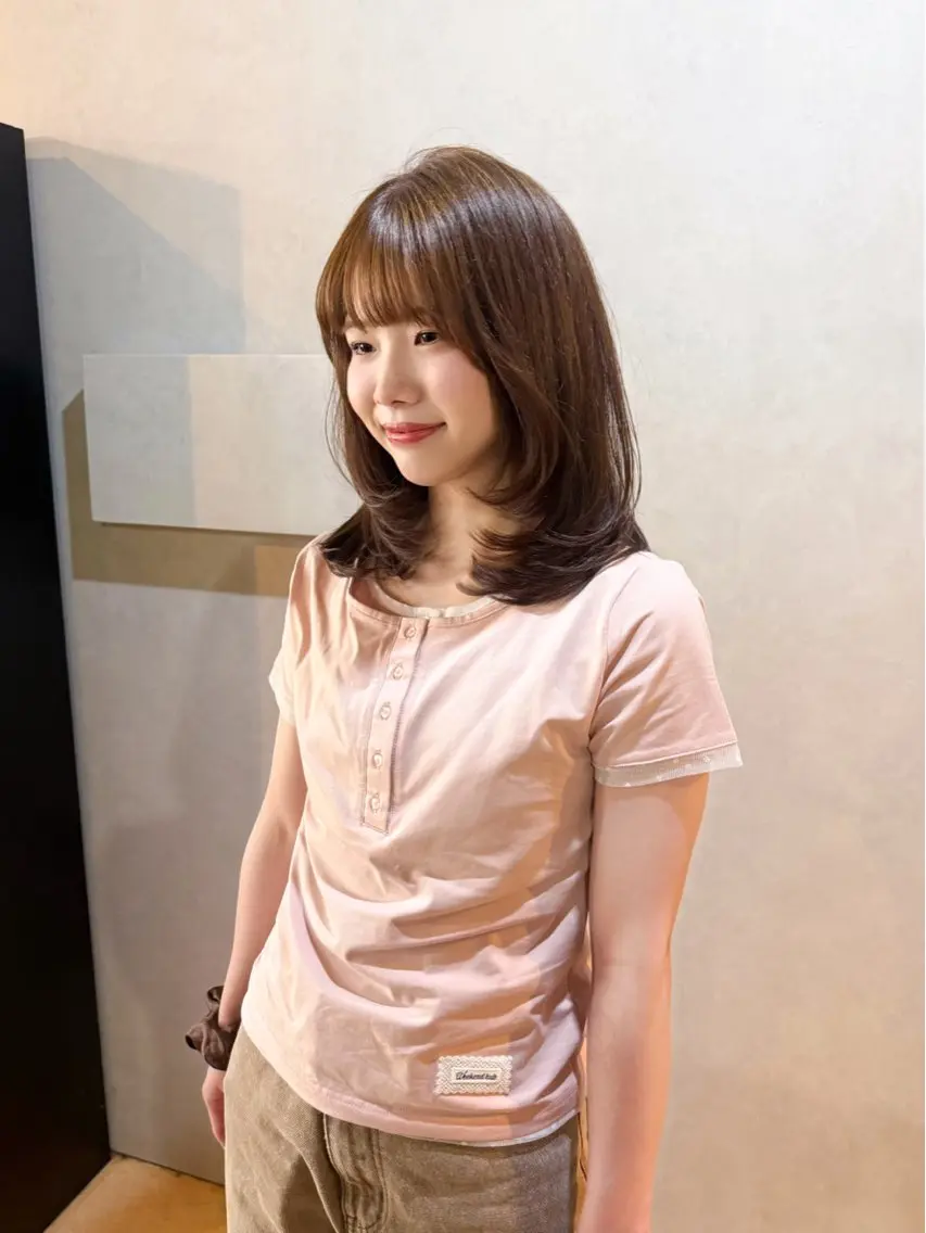 ミディアム カラー ブリーチ ダブルカラー ブリーチなしカラー レイヤーカット カット ヘアカラー トリートメント 幣 あや乃 /レイヤーカットのヘアスタイル