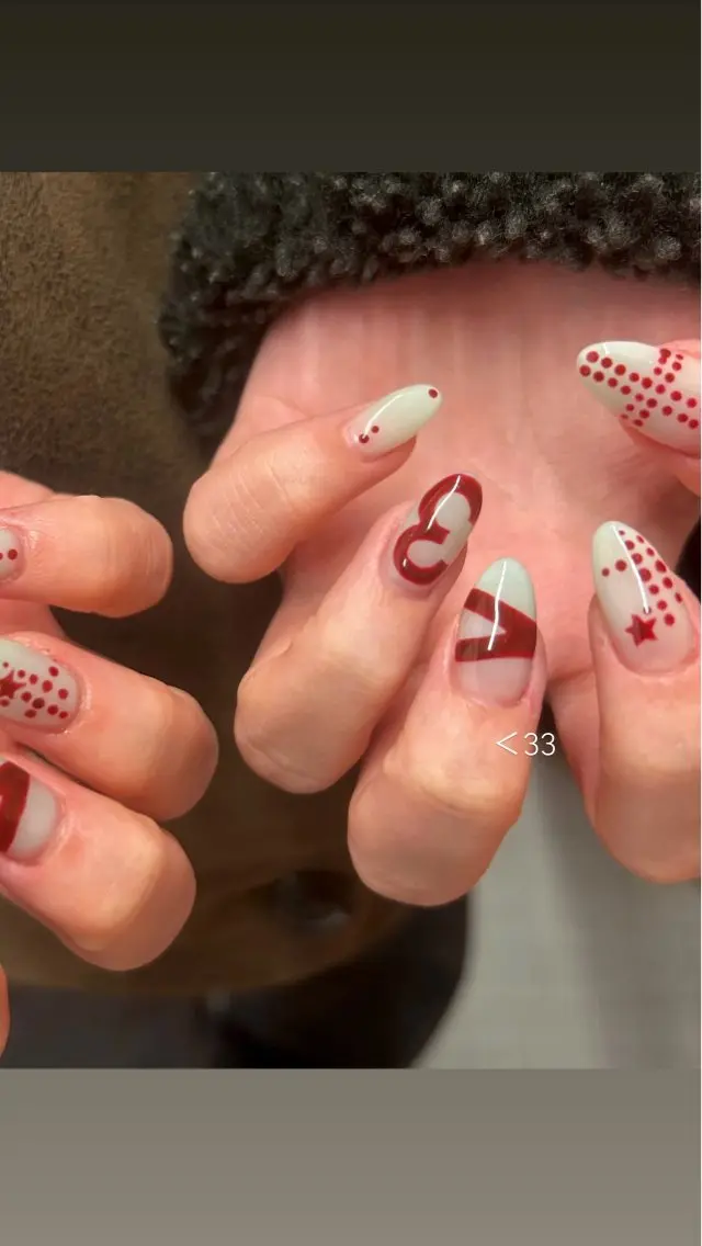 ネイル ハンドネイル EmaNail🎀 Haaruのネイルデザイン