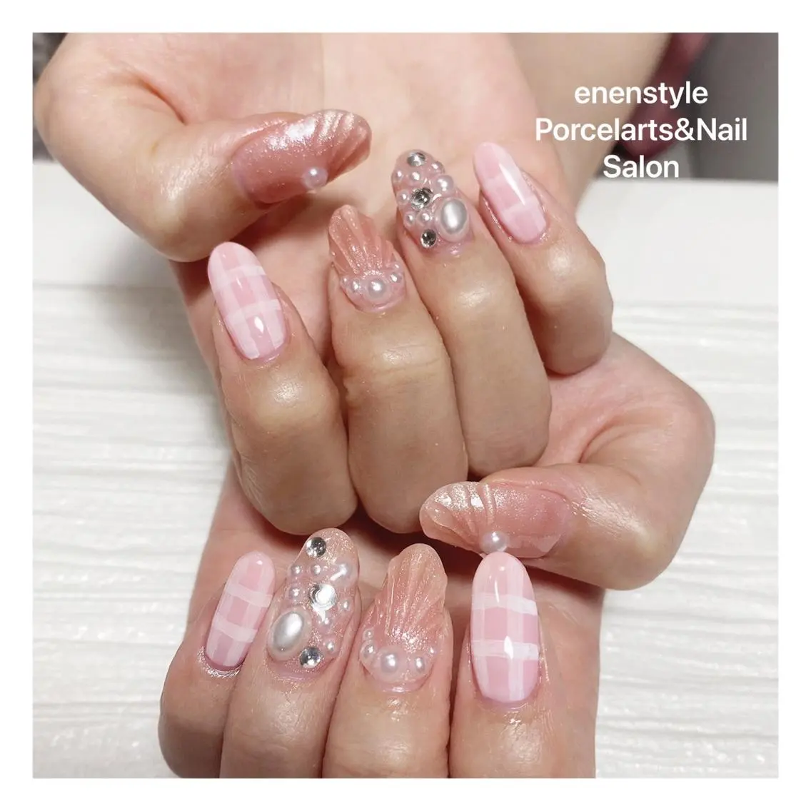 ミディアム ネイル ハンドネイル 🐾enen style 🐾のネイルデザイン