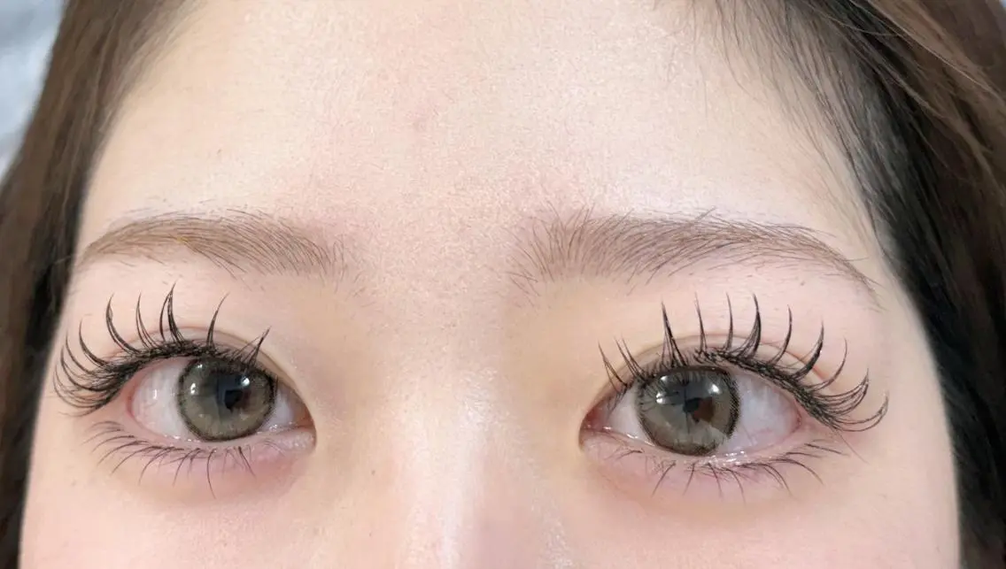 マツエク・マツパ バインドロック 束感まつ毛 フラットラッシュ 韓国風マツエク 下まつげエクステ Miki🎀マツエク 🌸ネイル専門店のマツエク・マツパデザイン