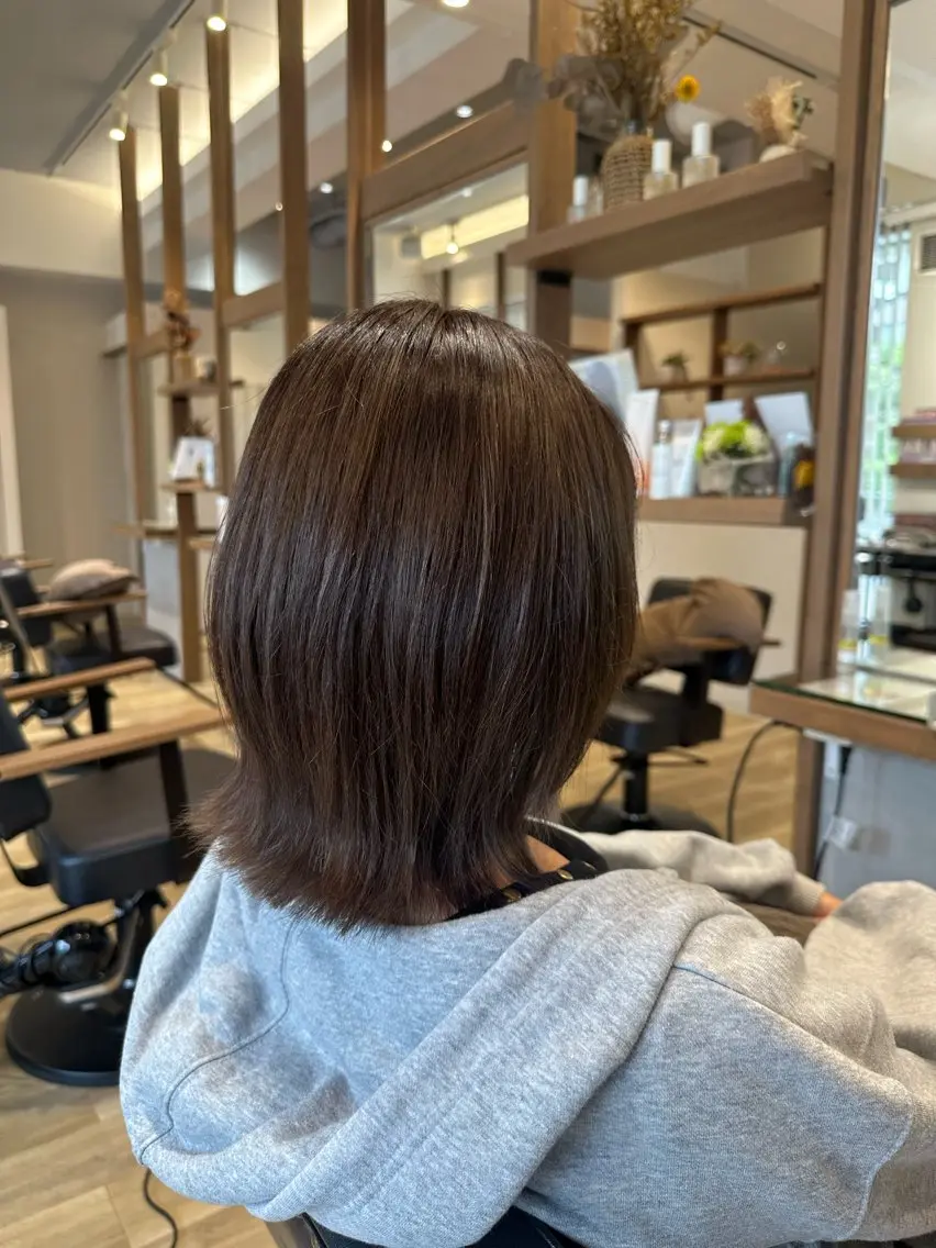ミディアム くびれヘア カット ヘアカラー 石原 麻菜のヘアスタイル