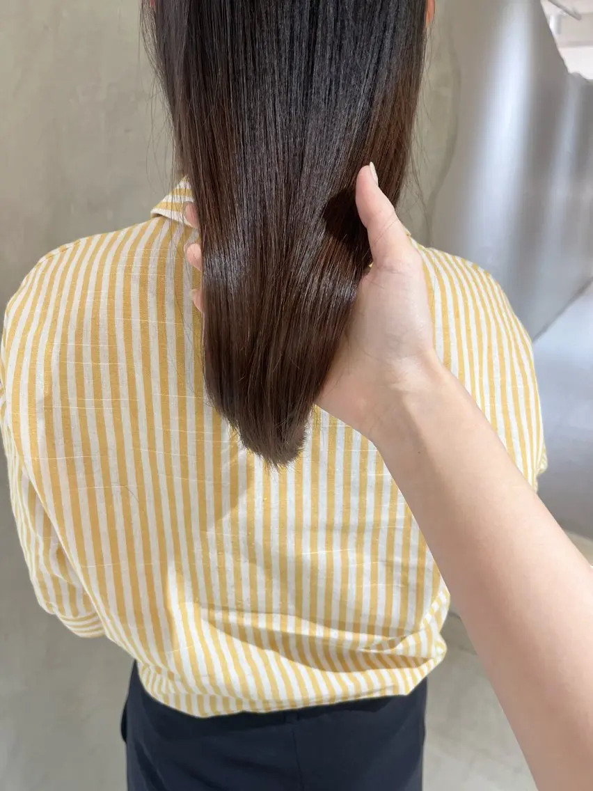 セミロング カット 切りっぱなしボブ/ 艶カラー/綾莉のヘアスタイル