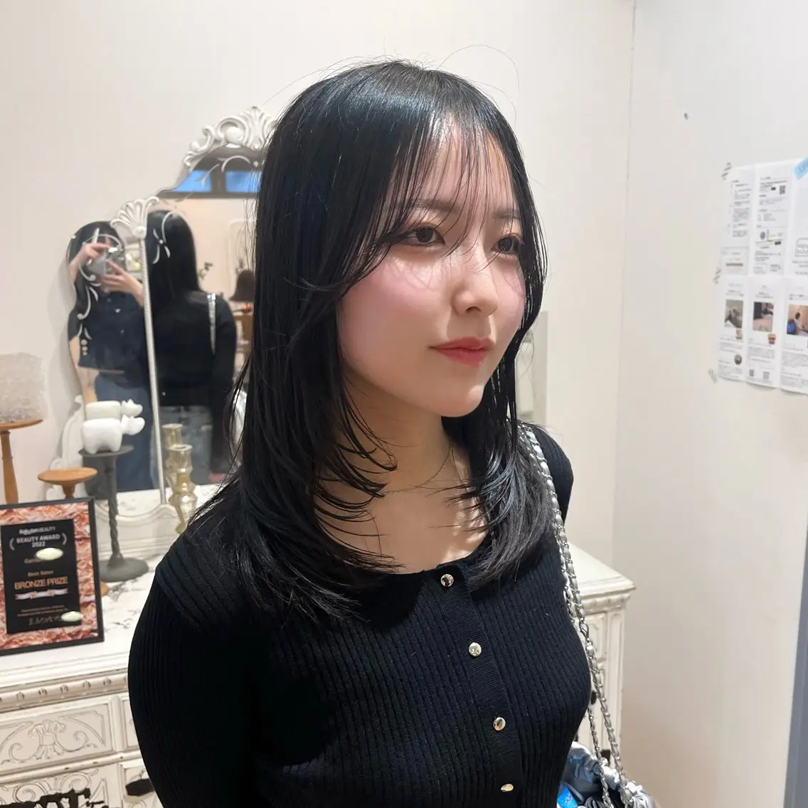 ミディアム ミディアムレイヤー レイヤーカット カット ヘアカラー LUNA🌙韓国ヘア 🌙レイヤーカットのヘアスタイル