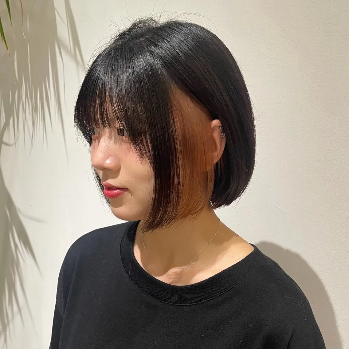 ミディアム カラー 切りっぱなしボブ ブリーチ ボブ 学生 韓国風ヘア カット トリートメント 新宿/レイヤー/ 透明感カラーしょうごのヘアスタイル