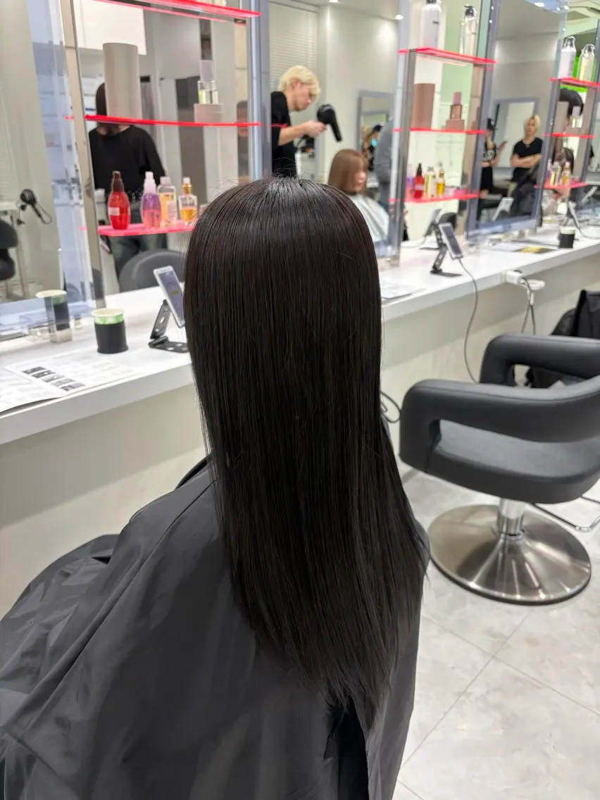 ロング カラー 野口 楓華のヘアスタイル