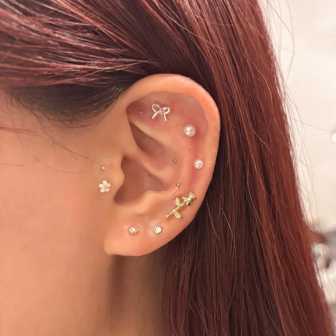 【 より華やかに♪ 】耳つぼジュエリー ストーン・パールつけ放題✨¥4,400 ※妊娠中の方は施術できません。の写真