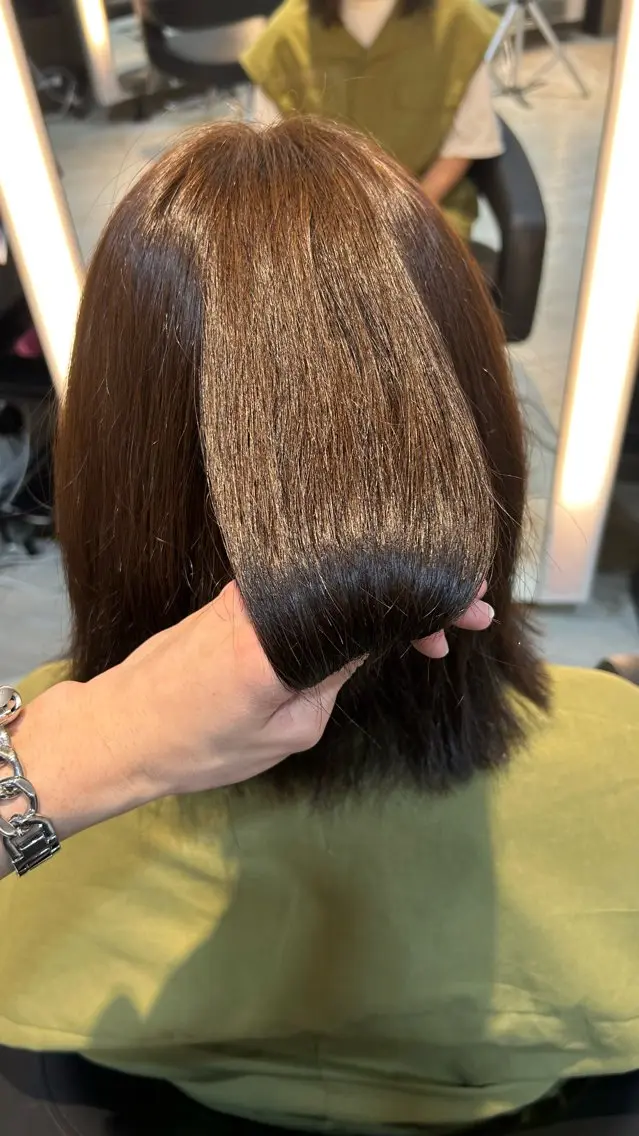 ミディアム カラー 透明感カラー オリーブカラー 髪質改善 ヘアカラー トリートメント 有働由良／ハイトーン ／韓国メンズヘアのヘアスタイル