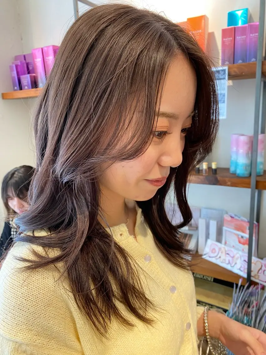 セミロング カラー カット ヘアカラー ナチュラルヘア🫧 ナナミのヘアスタイル