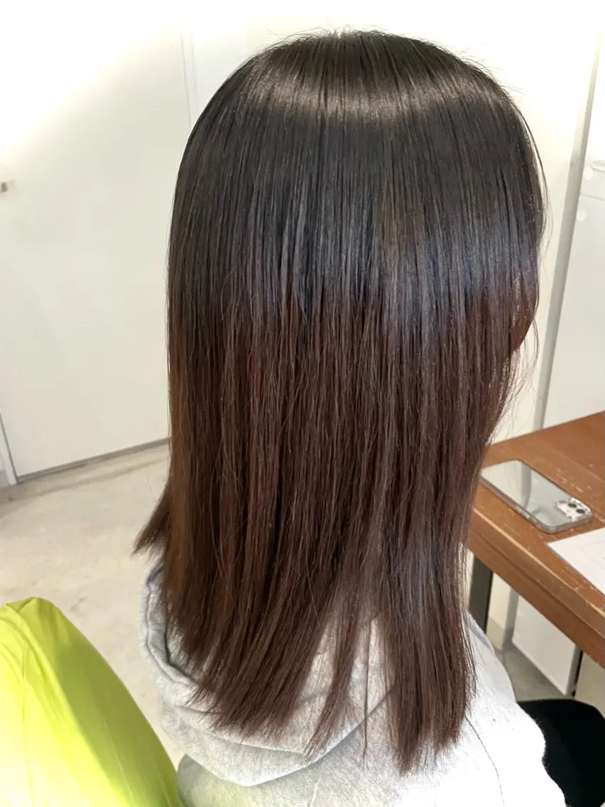 ミディアム 縮毛矯正 上山 萌音のヘアスタイル