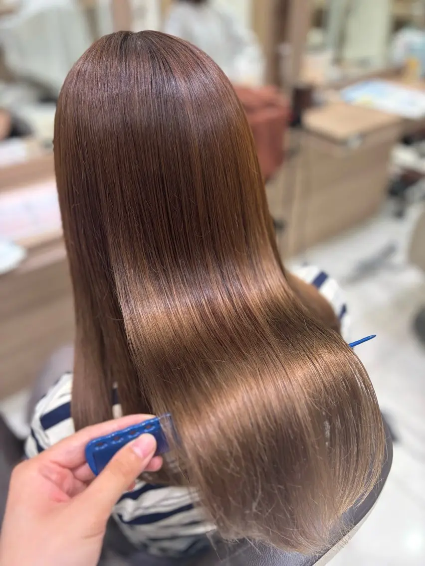ロング カラー アッシュ ベージュカラー ブリーチ 透明感カラー カット ヘアカラー トリートメント 縮毛矯正 /鈴木かのんのヘアスタイル