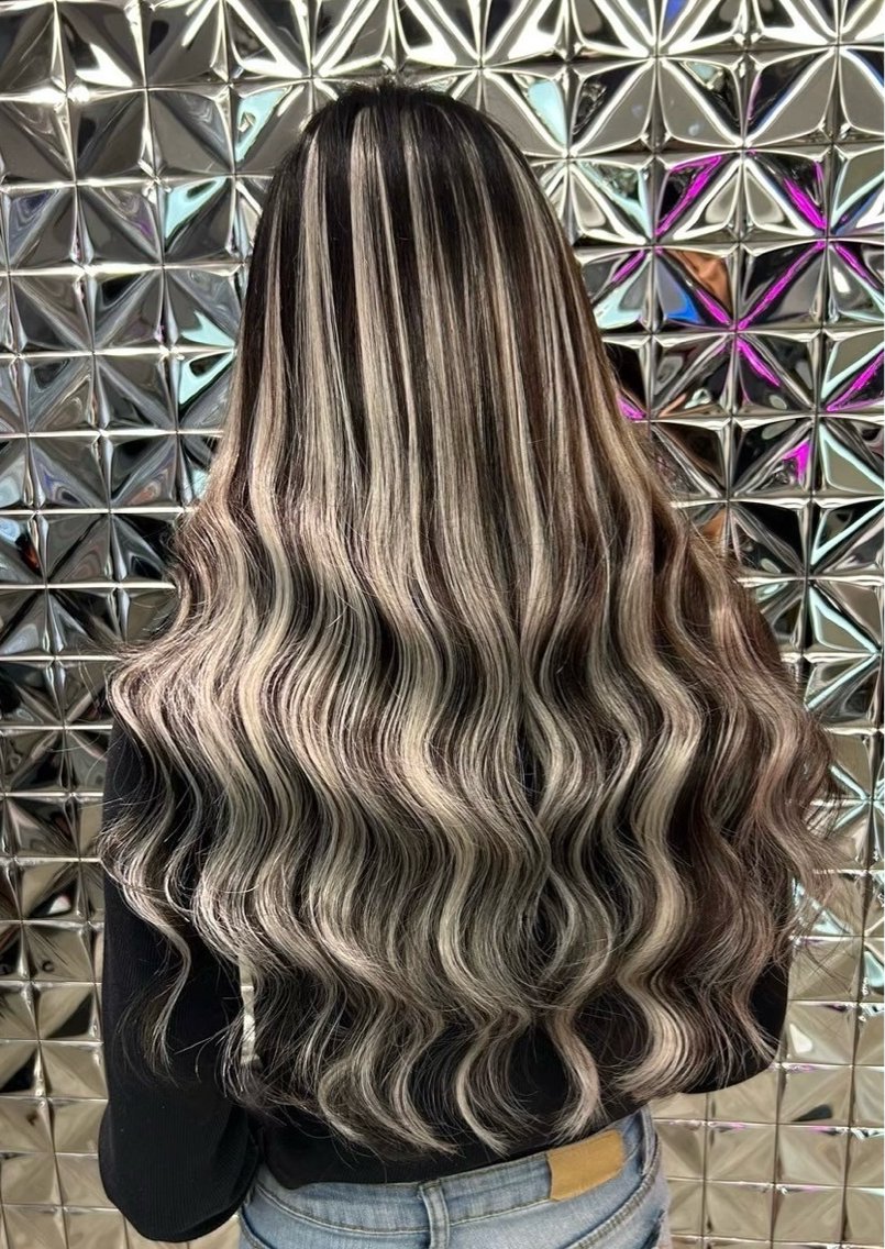 ロング カラー バレイヤージュ ブリーチ グラデーションカラー ハイトーンカラー エクステ Lovestasy 京都河原町店のヘアスタイル