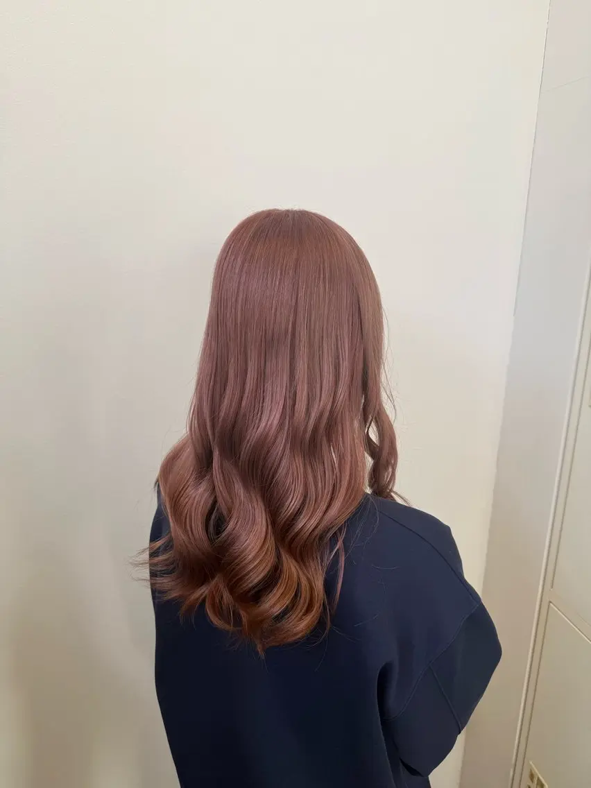 セミロング カラー カット ヘアカラー 吉川 莉央のヘアスタイル