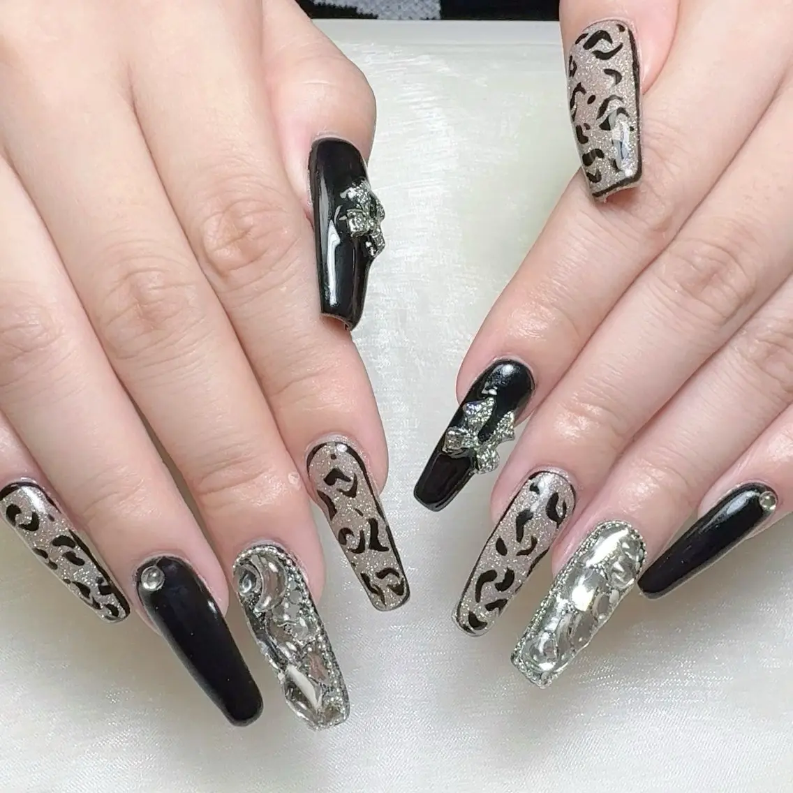 メンズ ネイル メンズ韓国風 アートネイル オーロラネイル ガーリー キラキラネイル ハンドネイル Nail salon 木にいるのネイルデザイン