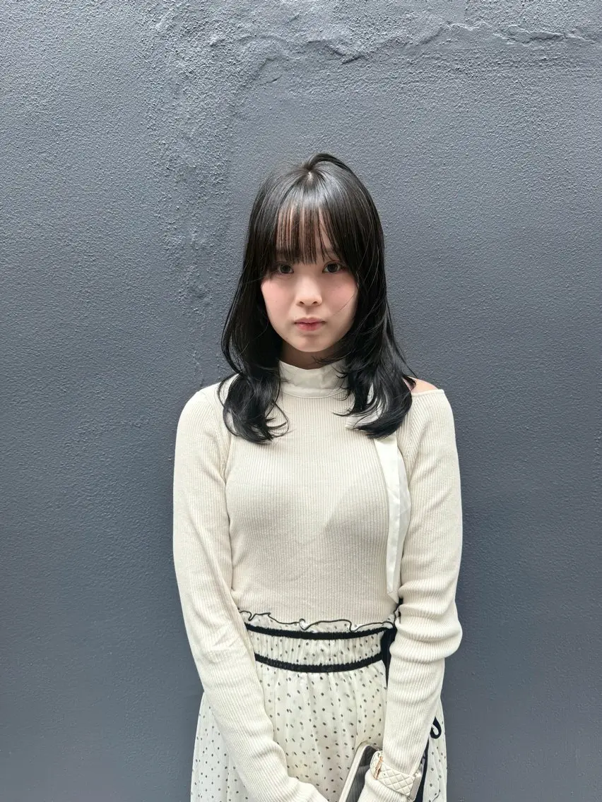 ロング カラー ロングレイヤー アッシュ ベージュカラー ブリーチ 透明感カラー カット ヘアカラー トリートメント 誰より丁寧なカット/ 小林輝/レイヤーのヘアスタイル