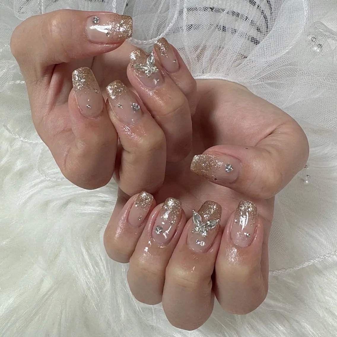 ネイル ハンドネイル シュシュ 🎀 girly nailのネイルデザイン