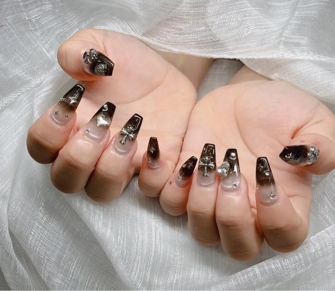 ネイル ハンドネイル Lee Nailsのネイルデザイン