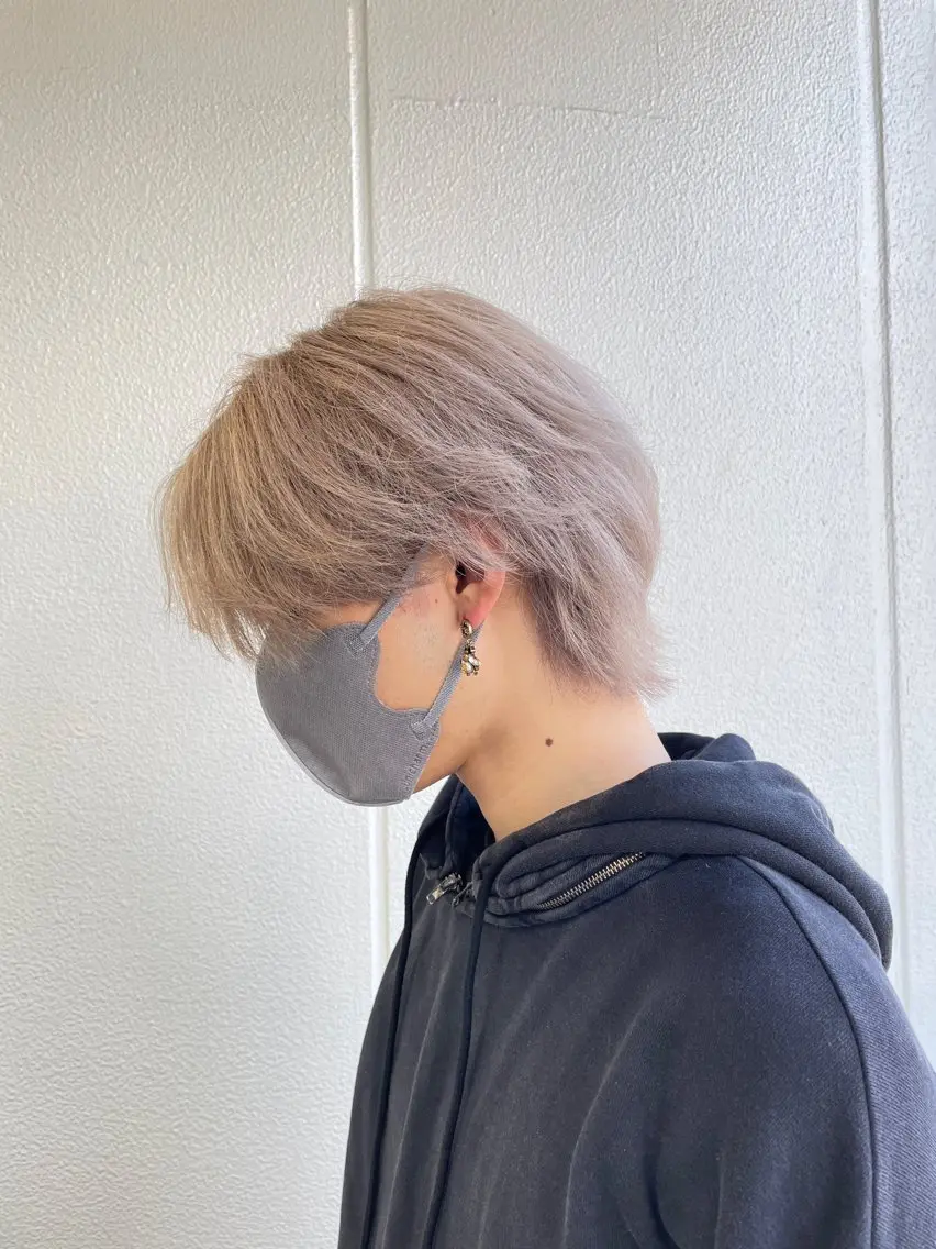 ショート カラー ヘアアレンジ メンズ メンズブリーチ ベージュカラー ブリーチ ミルクティーベージュ 縮毛矯正 カット ヘアカラー トリートメント ヘアセット 艶カラー✨縮毛矯正✨ 翁長孝輔のヘアスタイル