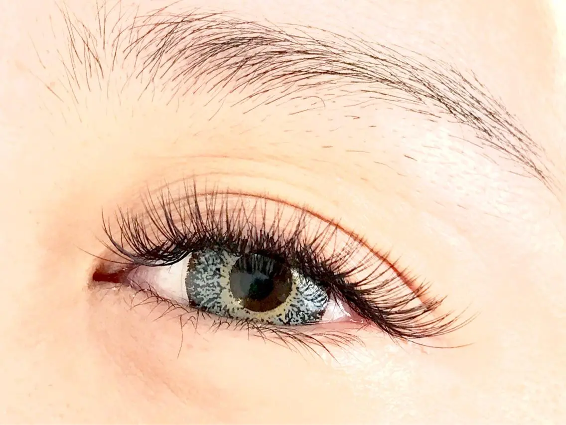 マツエク・マツパ ボリュームラッシュ LATTE eyelashのマツエク・マツパデザイン