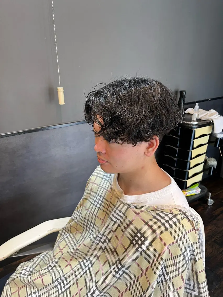パーマ メンズ カット パーマ ヘアセット 夜に通える 理容室山崎健立のヘアスタイル