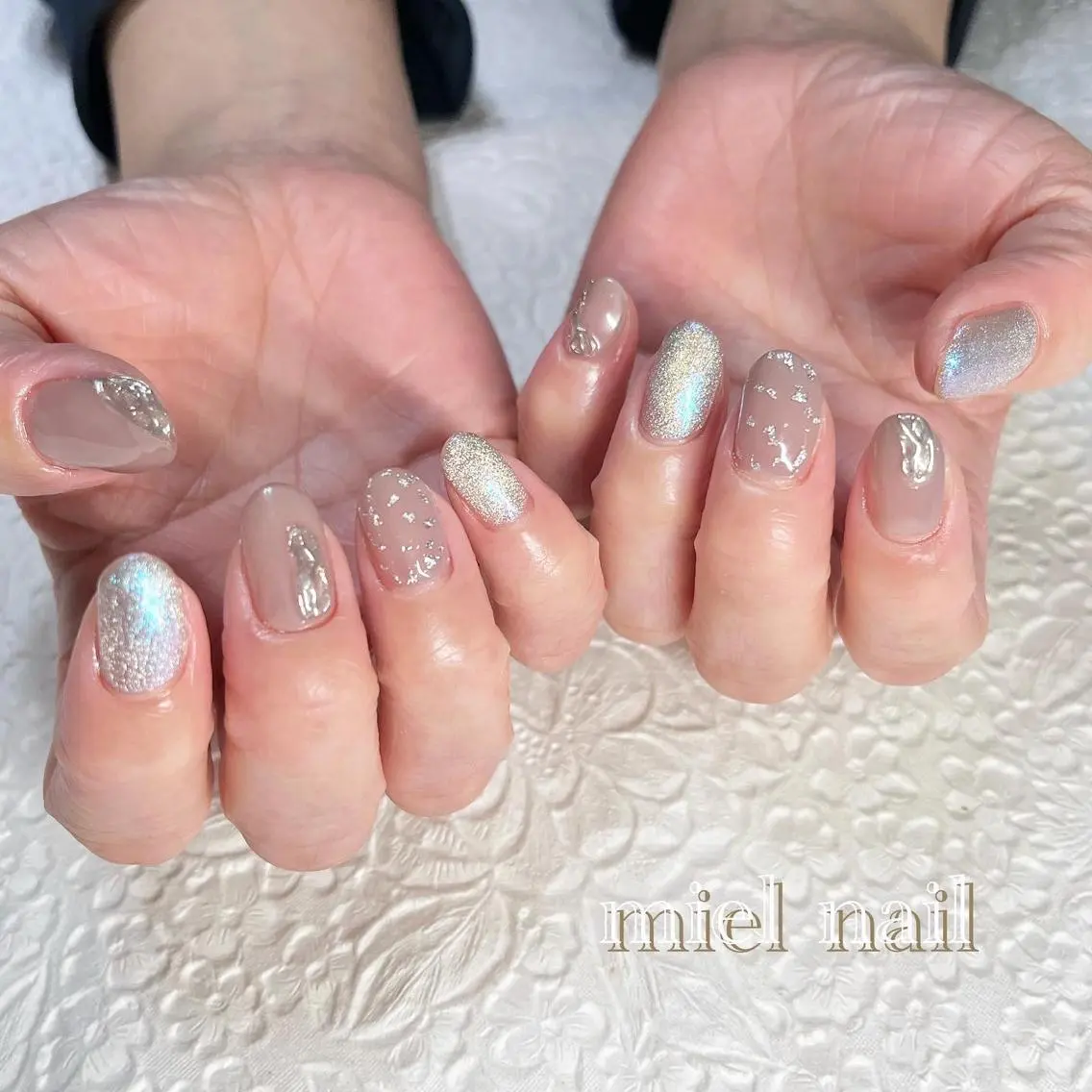 ネイル マグネットネイル ミラーネイル ニュアンスネイル シルバー 冬ネイル ハンドネイル miel nailのネイルデザイン