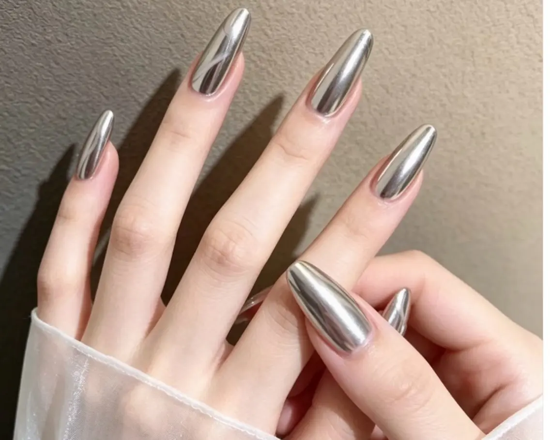 【光沢】オーロラorミラーネイルコースの写真