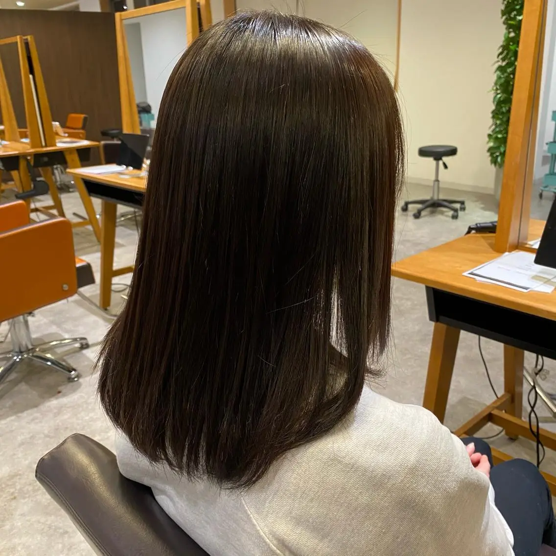【土日祝限定】髪質改善全体ワンカラー（白髪染めを含む）の写真