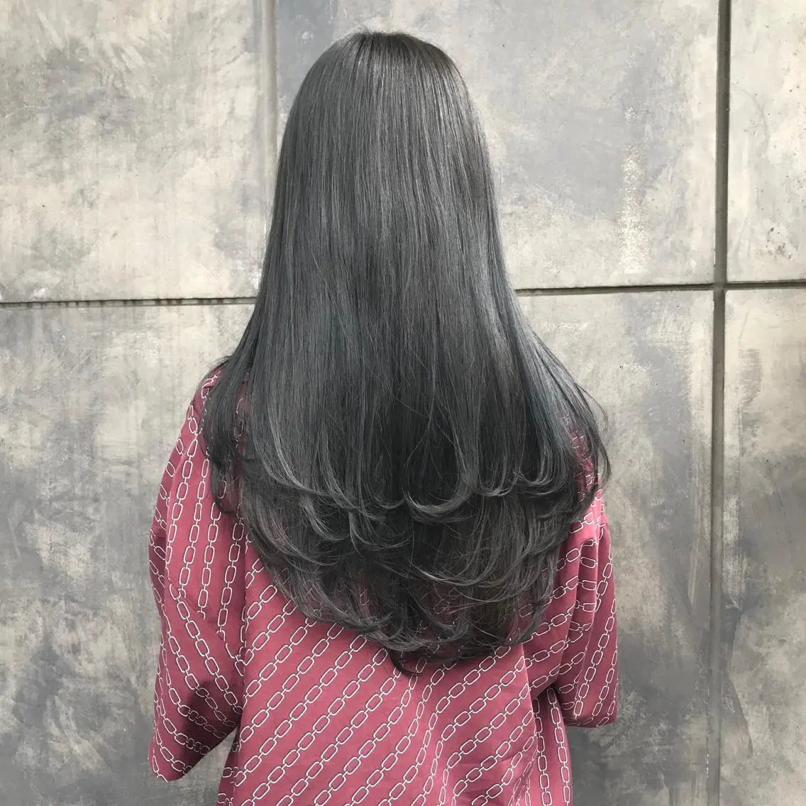 ロング カラー 黒髪 ブルーカラー ブルーブラック ヨシンモリ ムルギョル巻き K-POP好き美容師 🇰🇷Kai.Yのヘアスタイル