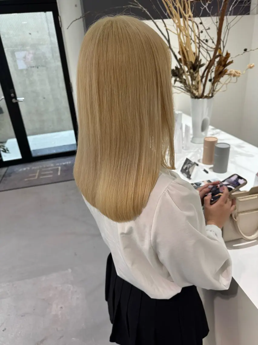 セミロング カット ヘアカラー トリートメント ミヤザキ ソウマのヘアスタイル