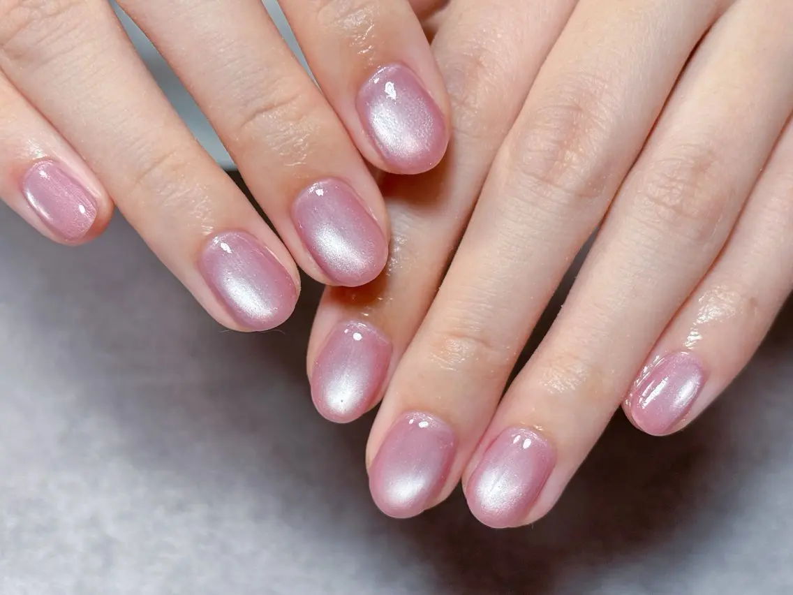 ネイル 韓国ネイル マグネットネイル ニュアンスネイル 夏ネイル ハンドネイル ハンドケア 💫ゆか_ Nailartistのネイルデザイン