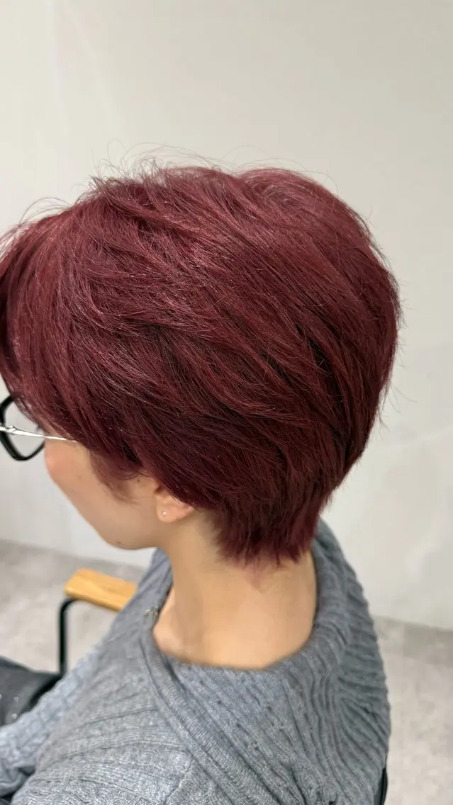 ショート カラー ブリーチ レッドカラー soyon 心斎橋店のヘアスタイル