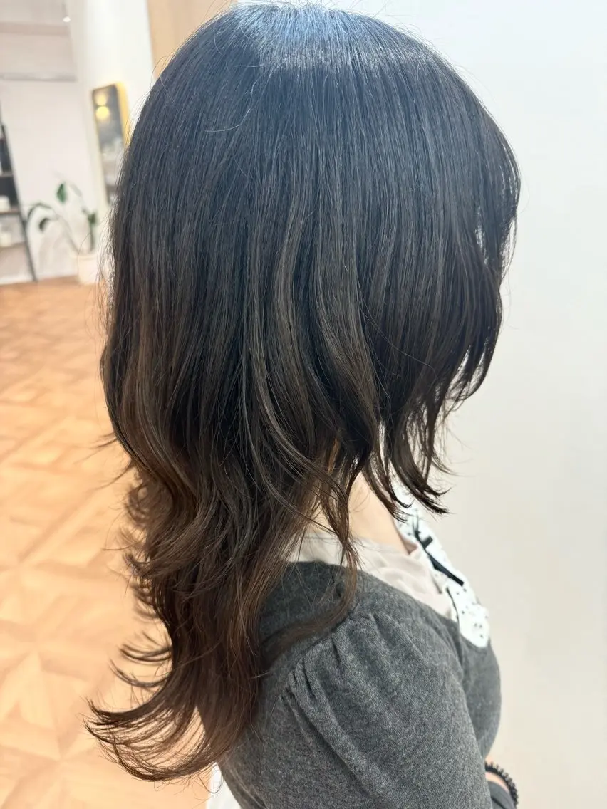 セミロング ウルフカット カット トリートメント 佐々木 有彩のヘアスタイル