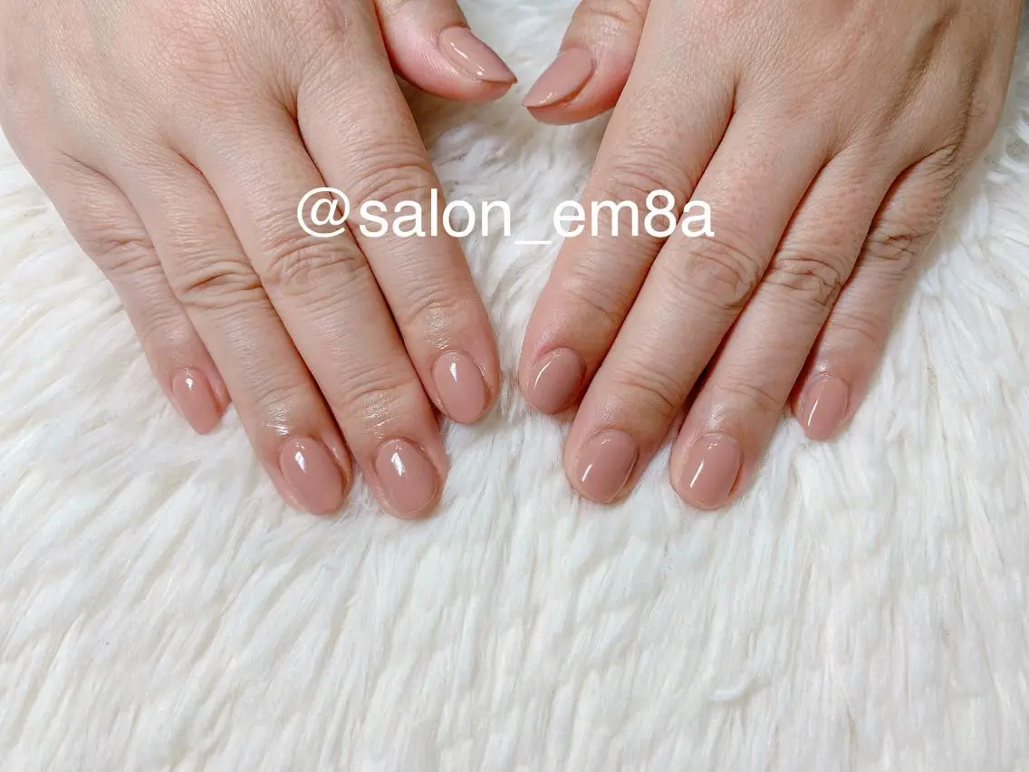 ネイル ジェルネイル ワンカラーネイル シンプルネイル ハンドネイル salon EM&A emiのネイルデザイン