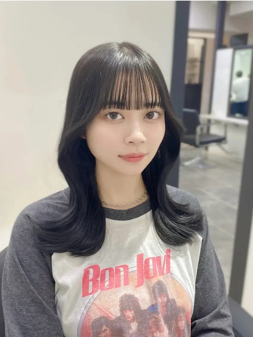 ミディアム カット トリートメント YUZU🎀顔まわり ×レイヤーカットのヘアスタイル