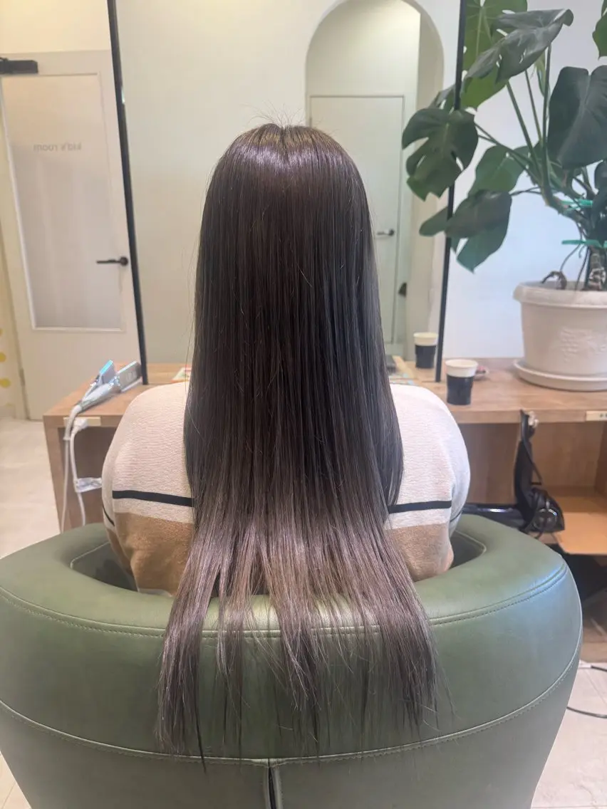 ロング カラー アッシュ ベージュカラー ブリーチ ブリーチなしカラー ヘアカラー SARA高吉 華鈴のヘアスタイル