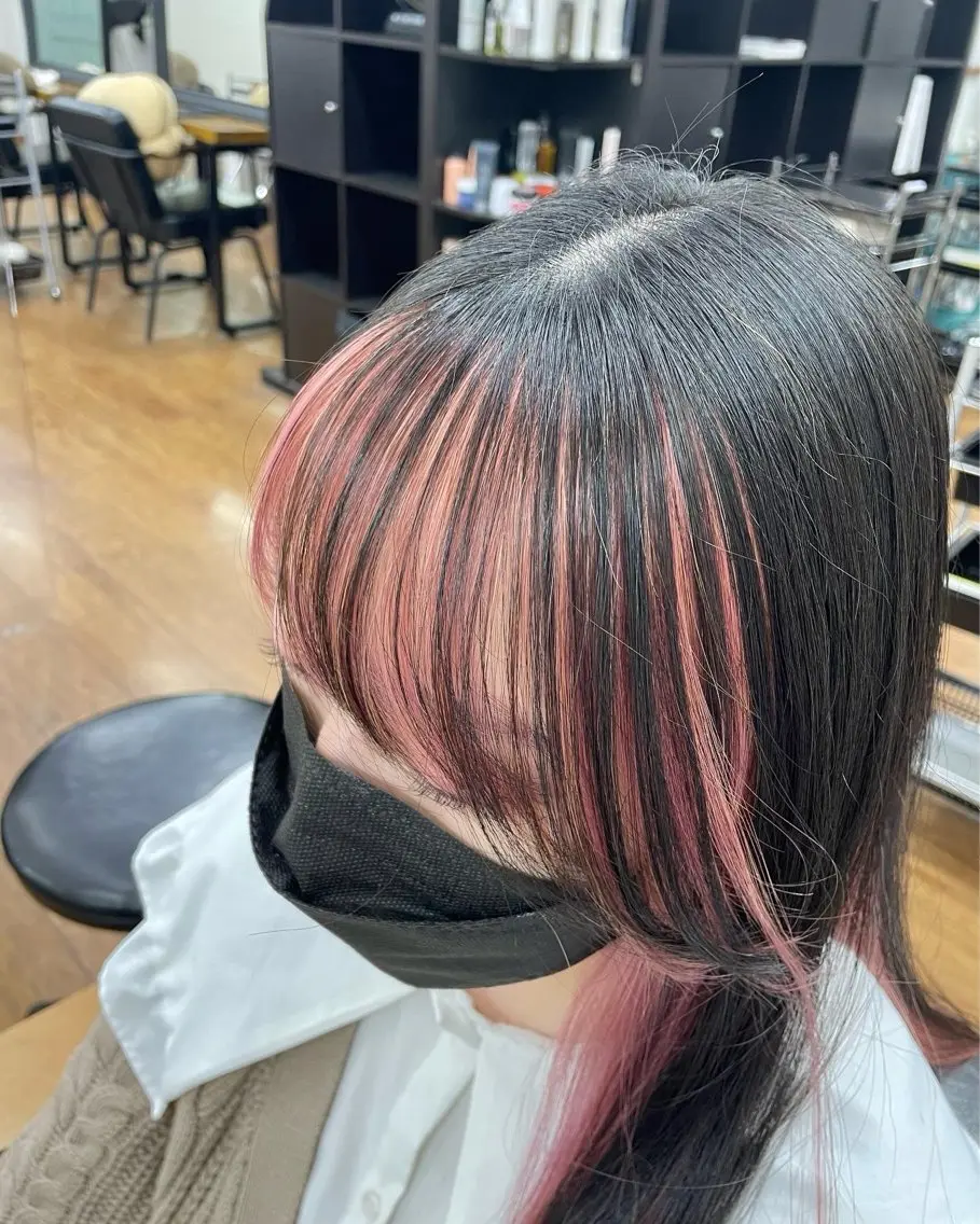 ロング カラー ブリーチ ピンクカラー 青木 優歩のヘアスタイル