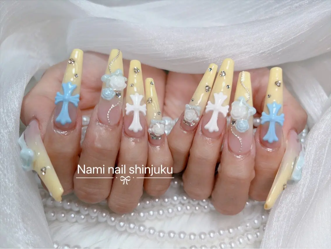 ネイル 長さ出し ガーリー 韓国ネイル ロングネイル 持ち込み ハンドネイル Nami nail salonのネイルデザイン