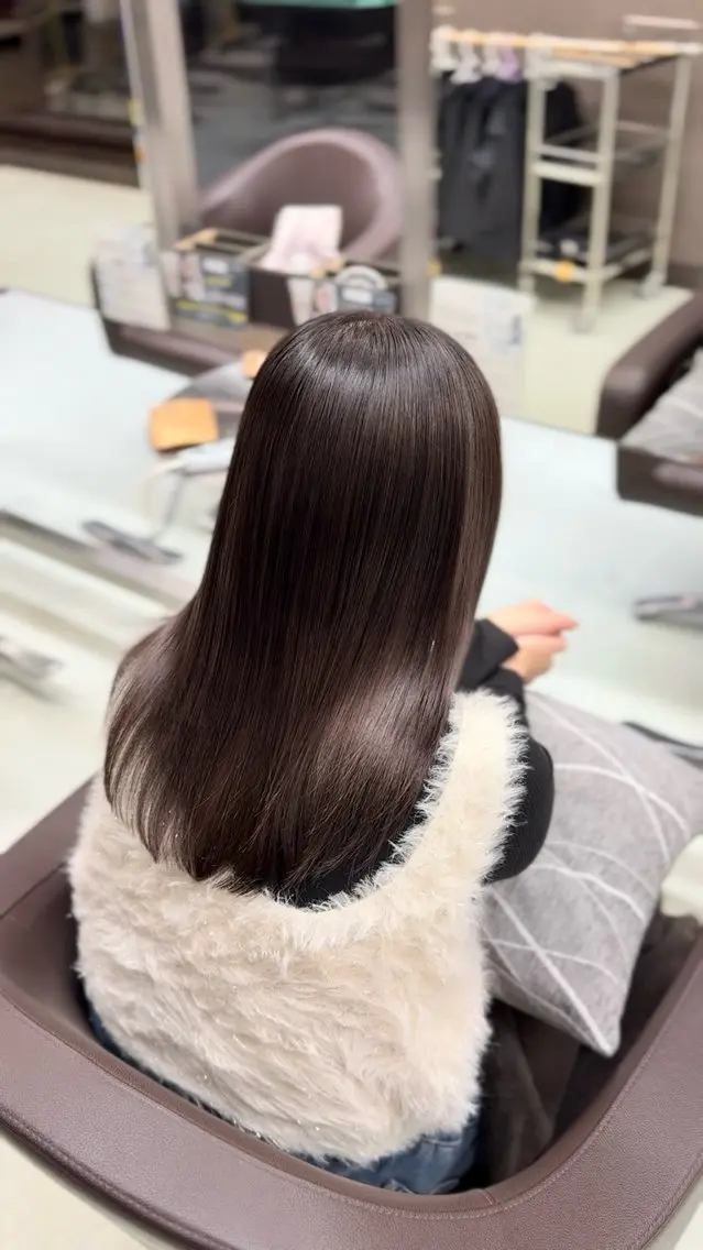 ミディアム カラー カット ヘアカラー トリートメント 新井優馬|縮毛矯正/ 地毛風ストレートのヘアスタイル