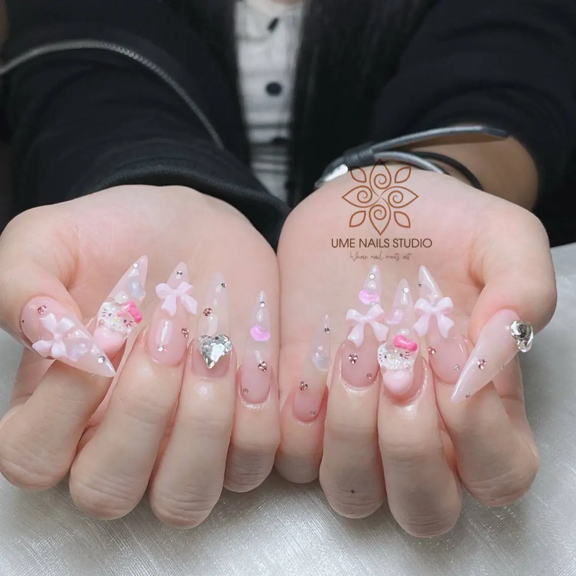 ネイル チークネイル クリアネイル ガーリー キラキラネイル 韓国ネイル Ume Nail Studioのネイルデザイン