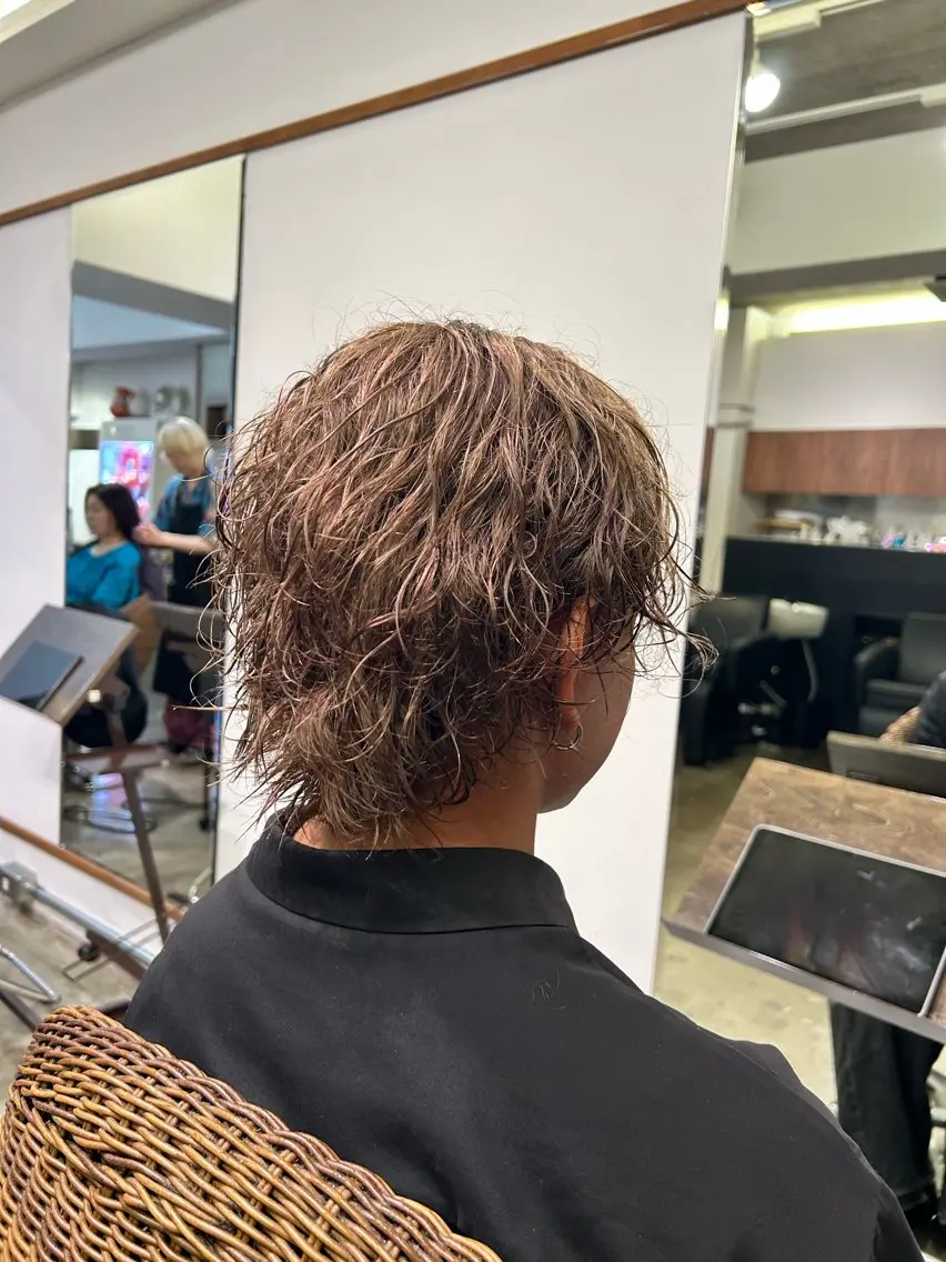 ショート カラー ブリーチ ピンクカラー ヘアカラー 田辺 優志のヘアスタイル