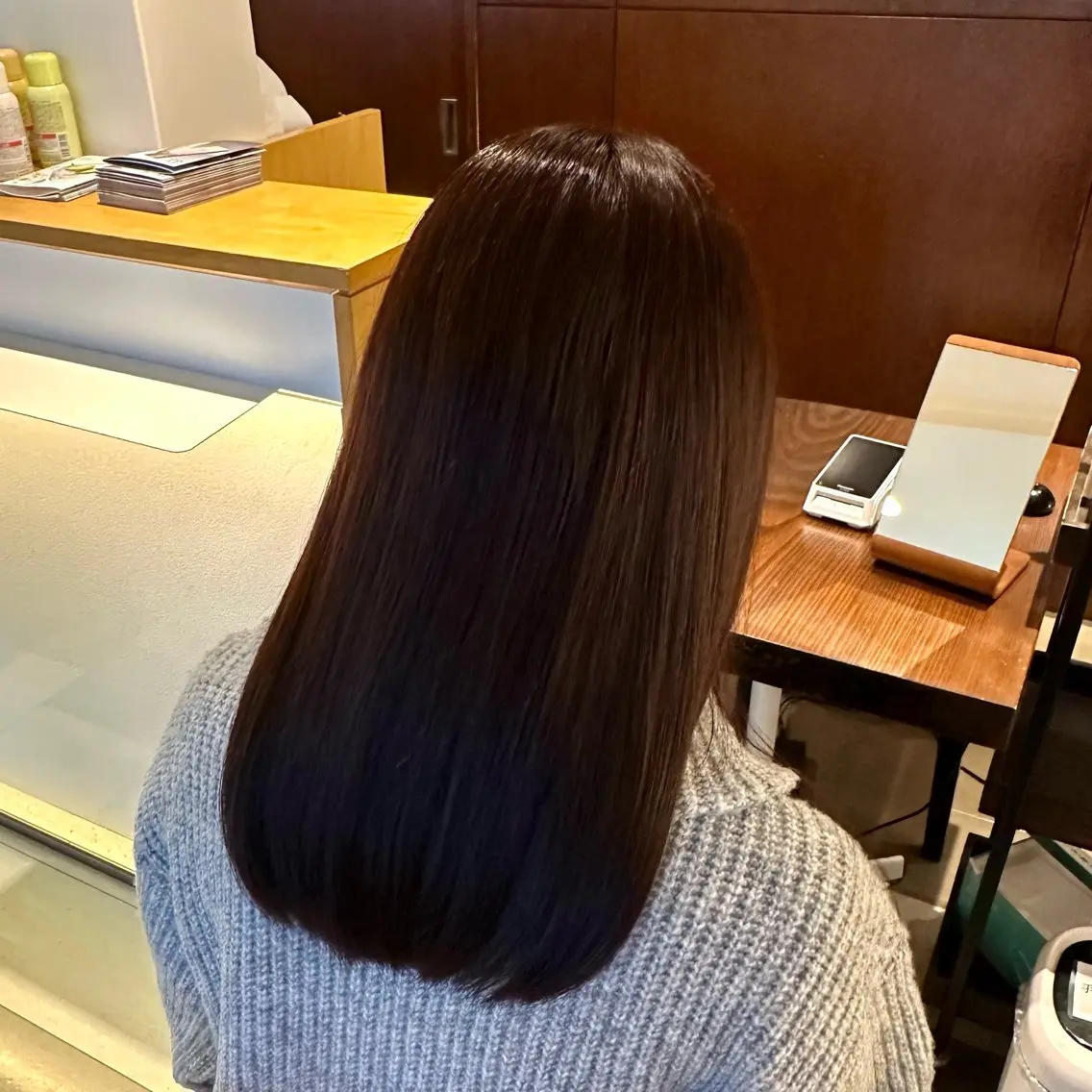 ロング レッドブラウン 🌸中谷 梨那/透明 感カラー×艶髪🫧のヘアスタイル