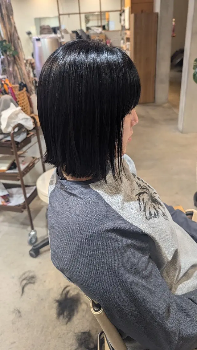 ミディアム 切りっぱなしボブ ボブ 【女性限定】 しおりのヘアスタイル