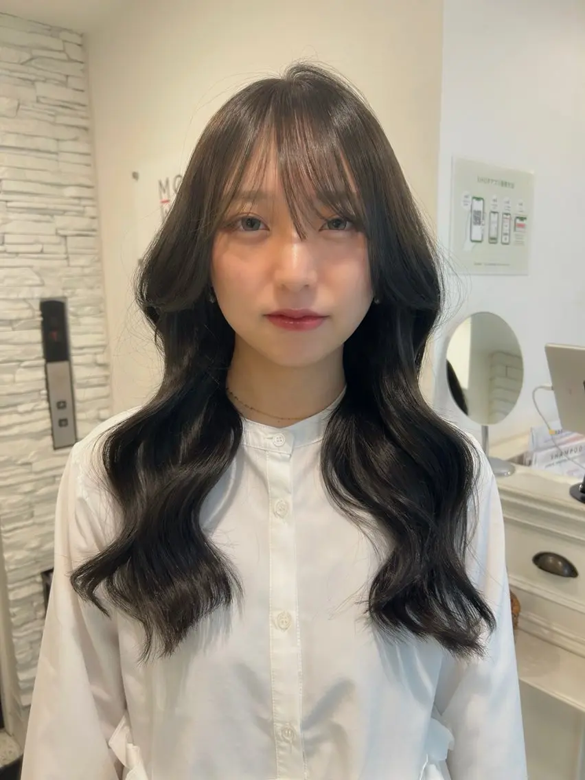 ロング カラー 透明感カラー グレージュ 🧣艶カラー・ヘア セット Chie🧸のヘアスタイル