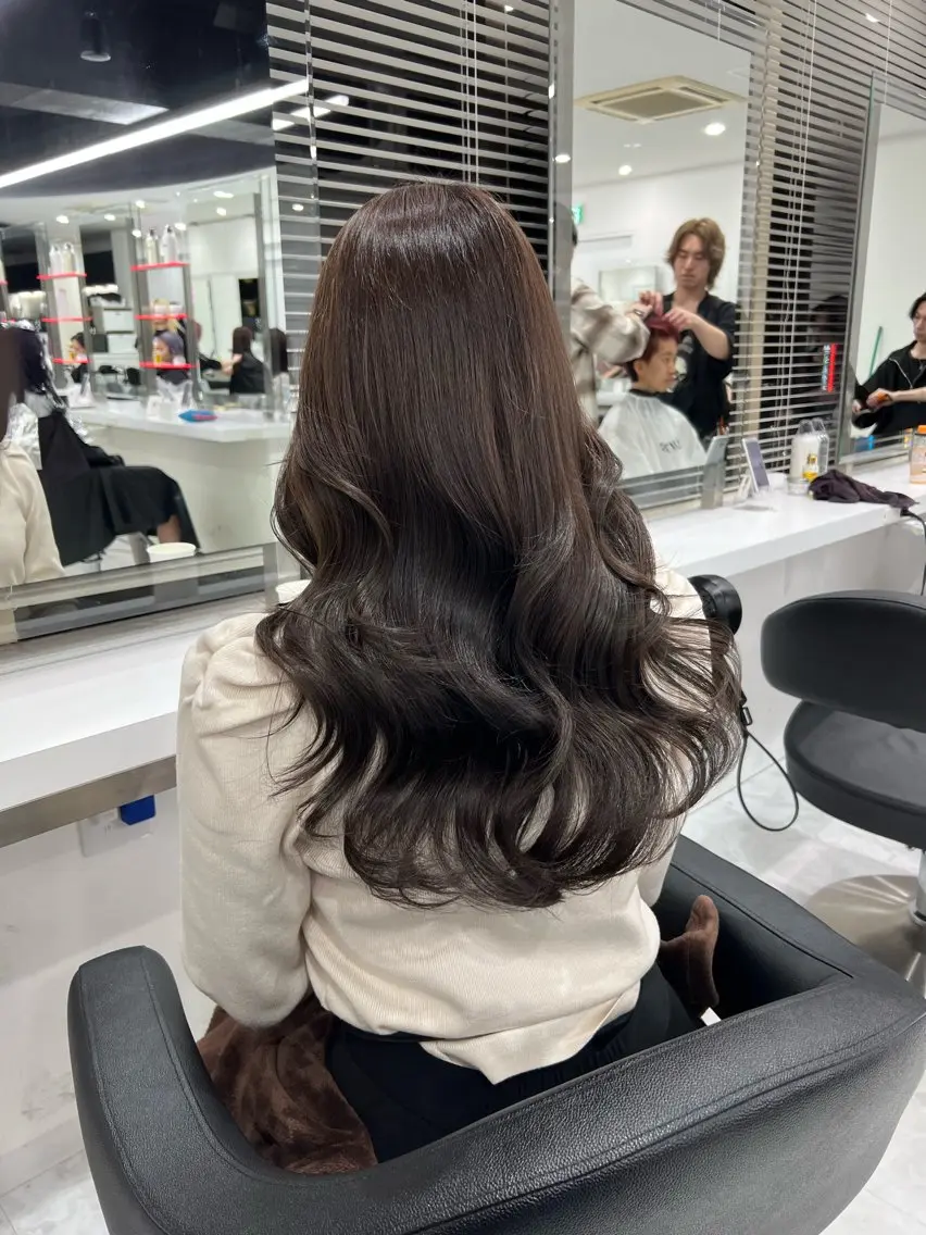 ロング カラー 透明感カラー🫧 レイヤーカットのヘアスタイル