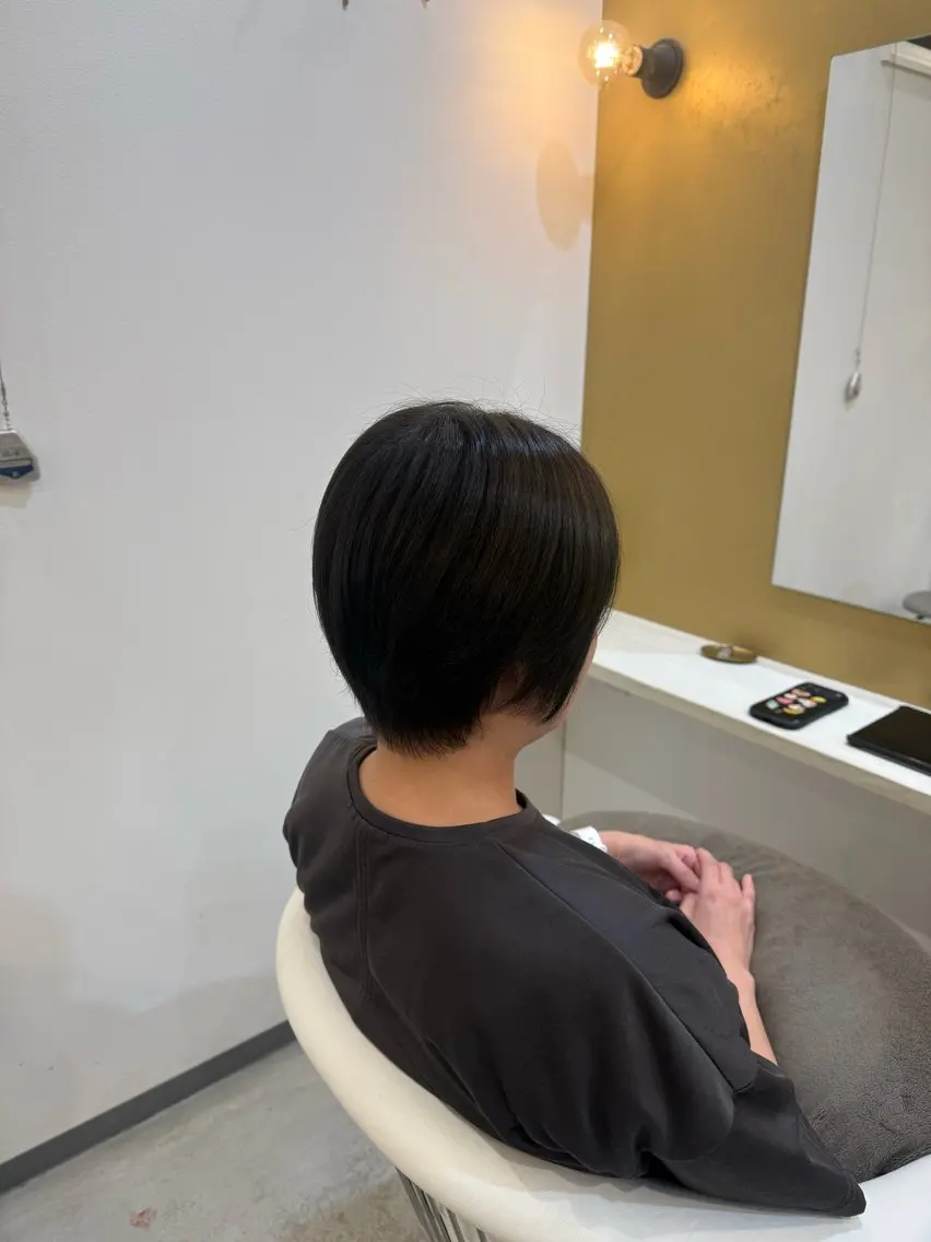 ショート カラー ヘアカラー 岸尾 楓香のヘアスタイル