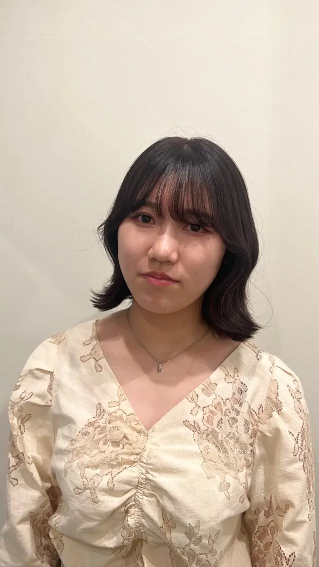 ミディアム カラー 内沼 恵留菜のヘアスタイル