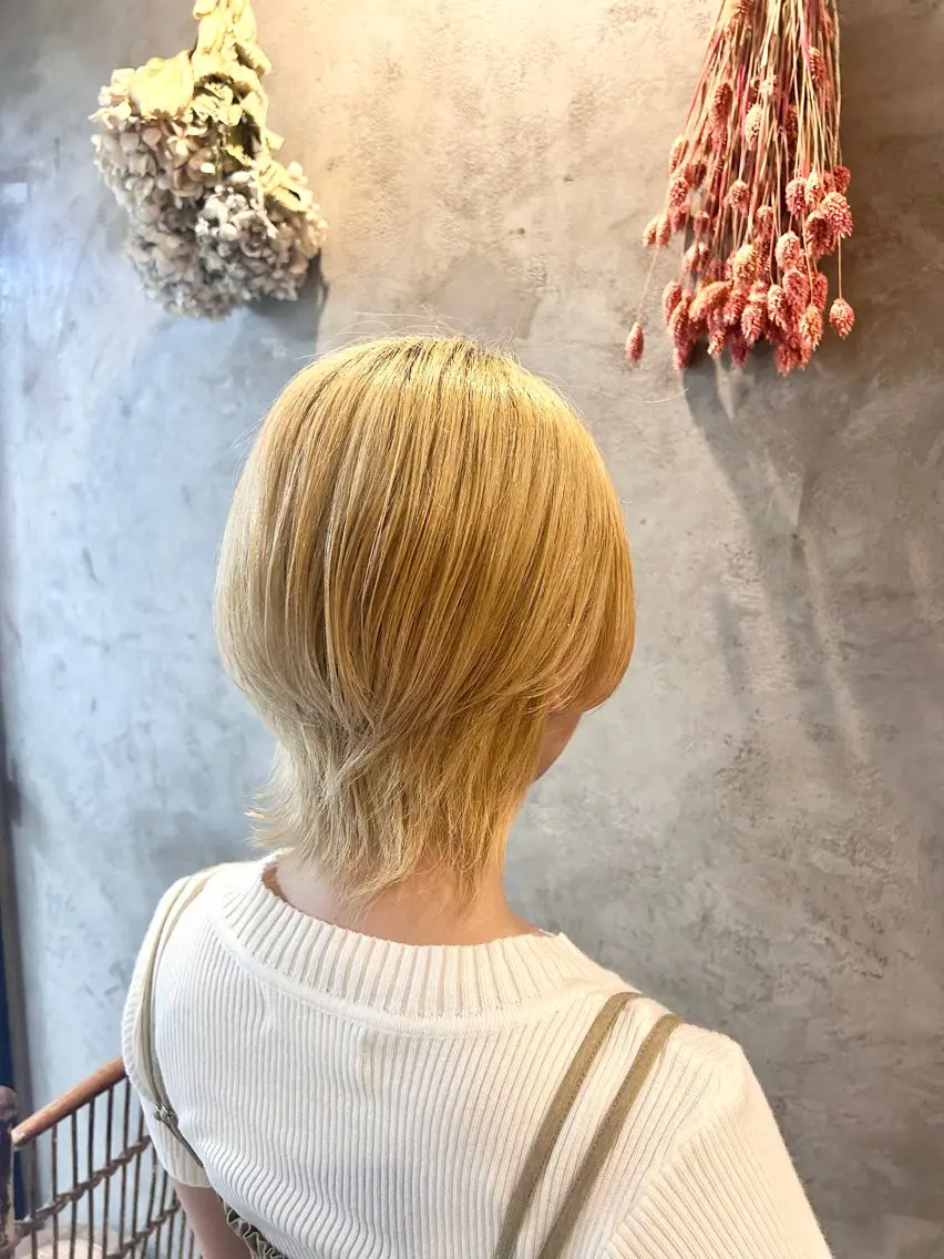 ショート レイヤーカット ウルフカット 濵﨑 理奈のヘアスタイル