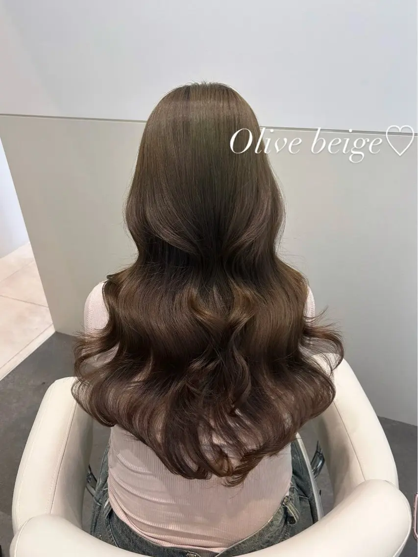 ロング カラー ベージュカラー オリーブベージュ カット ヘアカラー トリートメント 🩷韓国ヘア/ヨシン モリ🩷Maikaのヘアスタイル